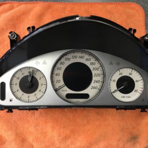 Kilometerteller Mercedes W211 2005 - Mercedes A2115402548