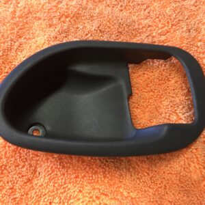 Poignée inférieur de porte avant gauche Mitsubishi Colt - MB842875