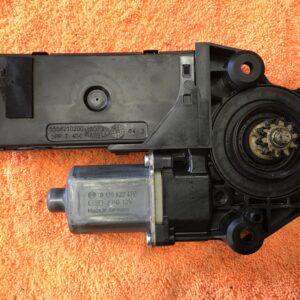 Moteur lève vitre porte avant Renault -  Bosch 0130822479