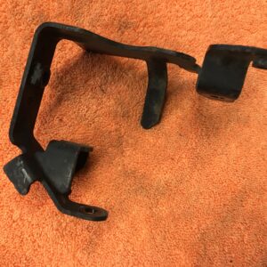 Support / protecteur de pompe haute pression Renault - 8200876401
