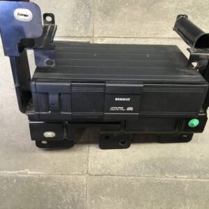 CD changer + support Renault Clio II Scenic II Laguna II Megane II - Alpine Renault 8200002656A - 8200002589A